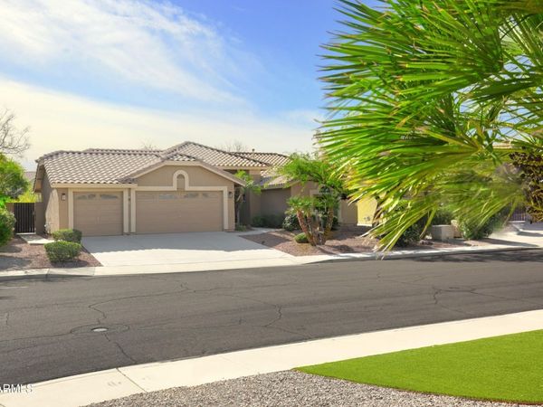 8305 W TONTO Lane, Peoria, AZ 85382
