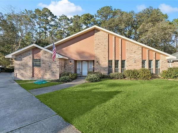 819 LAKE BORGNE Court, Slidell, LA 70461