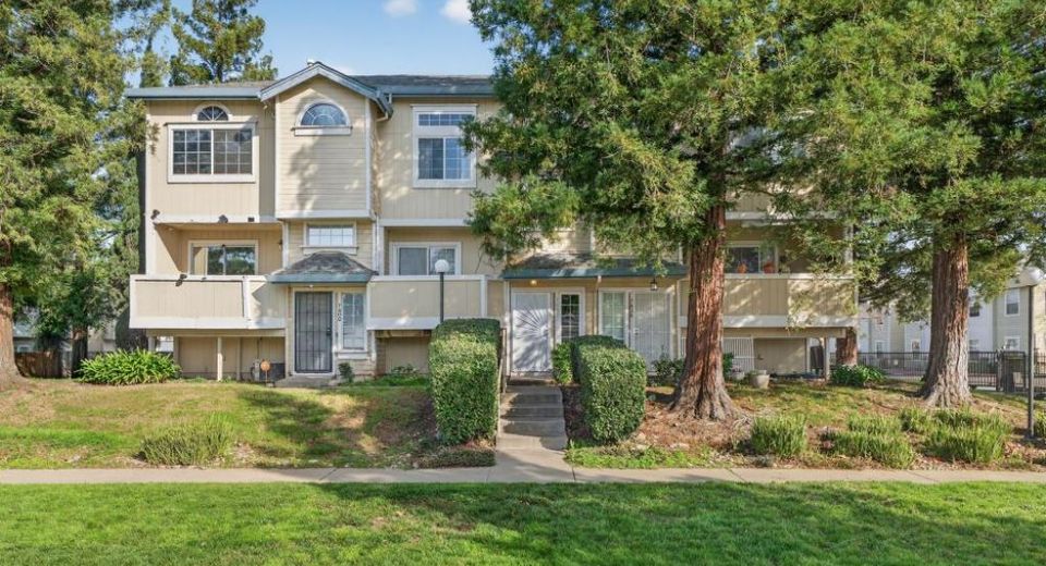 7402 Kallie Kay Ln, Sacramento, CA 95823 Photo