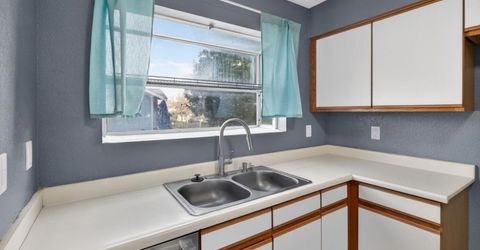 7402 Kallie Kay Ln, Sacramento, CA 95823 Photo