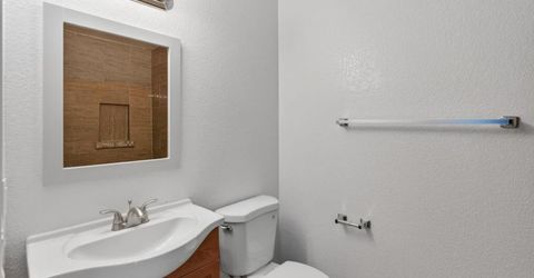 7402 Kallie Kay Ln, Sacramento, CA 95823 Photo