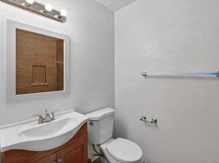 7402 Kallie Kay Ln, Sacramento, CA 95823 Photo