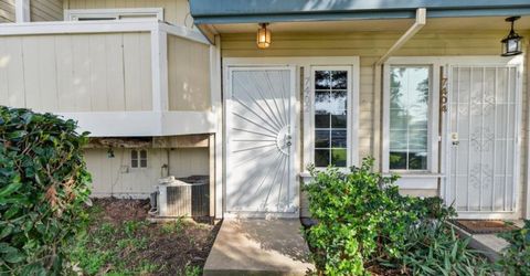 7402 Kallie Kay Ln, Sacramento, CA 95823 Photo