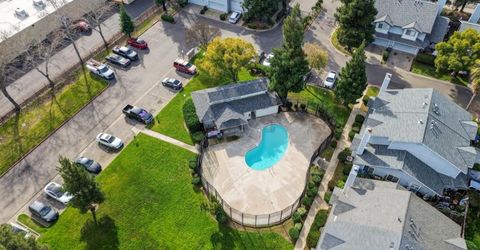7402 Kallie Kay Ln, Sacramento, CA 95823 Photo