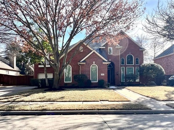 615 Fallbrook Drive, Flower Mound, TX 75028