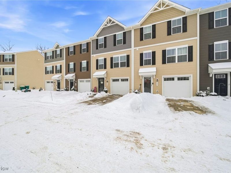 135 Grass Court, Painesville Township, OH 44077 Photo 4