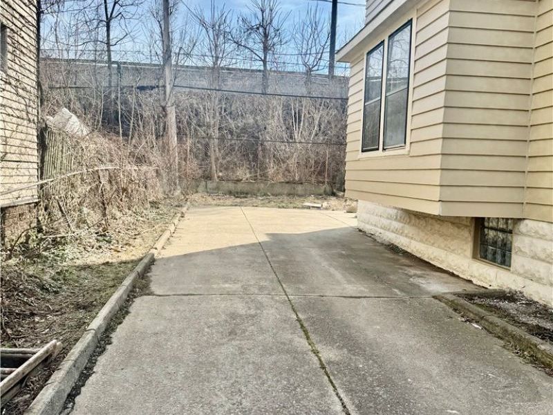 1015 E 131st Street, East Cleveland, OH 44108 Photo 2