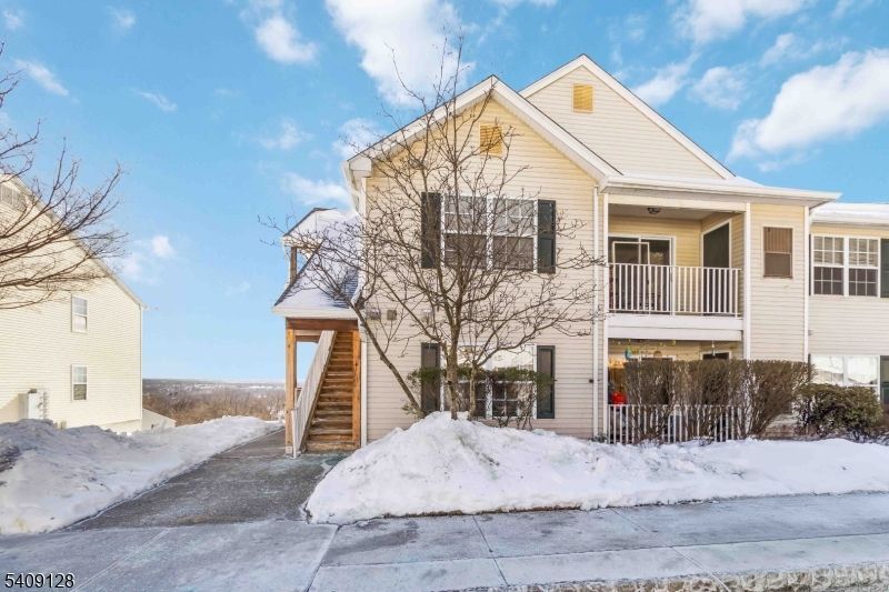 1625 King Ct, Green Brook, NJ 08812 Main Photo