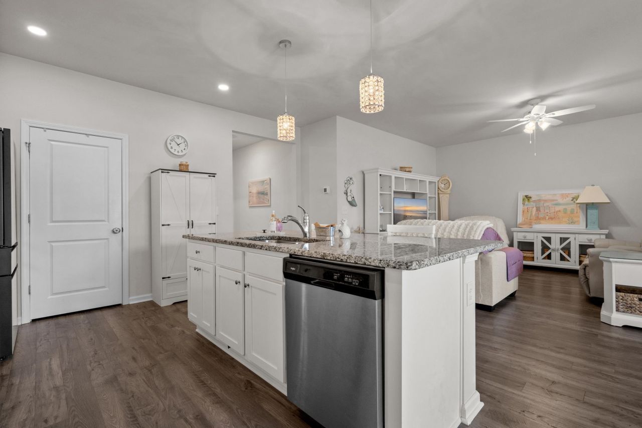 219 Pin Oak Dr. Photo 13