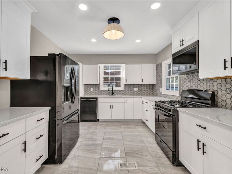 3631 Washington Boulevard, Cleveland, OH 44118 Photo 15