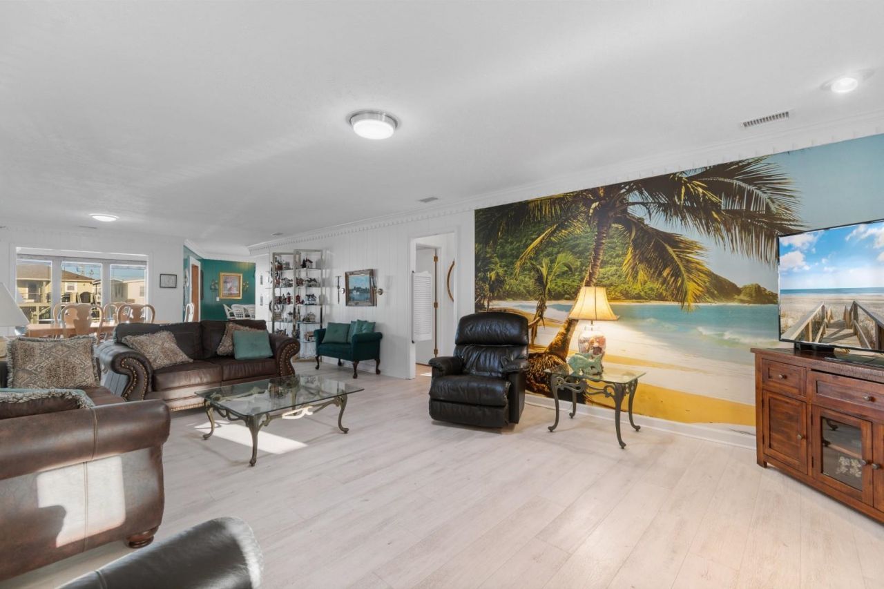 334 53rd Ave. N Photo 11