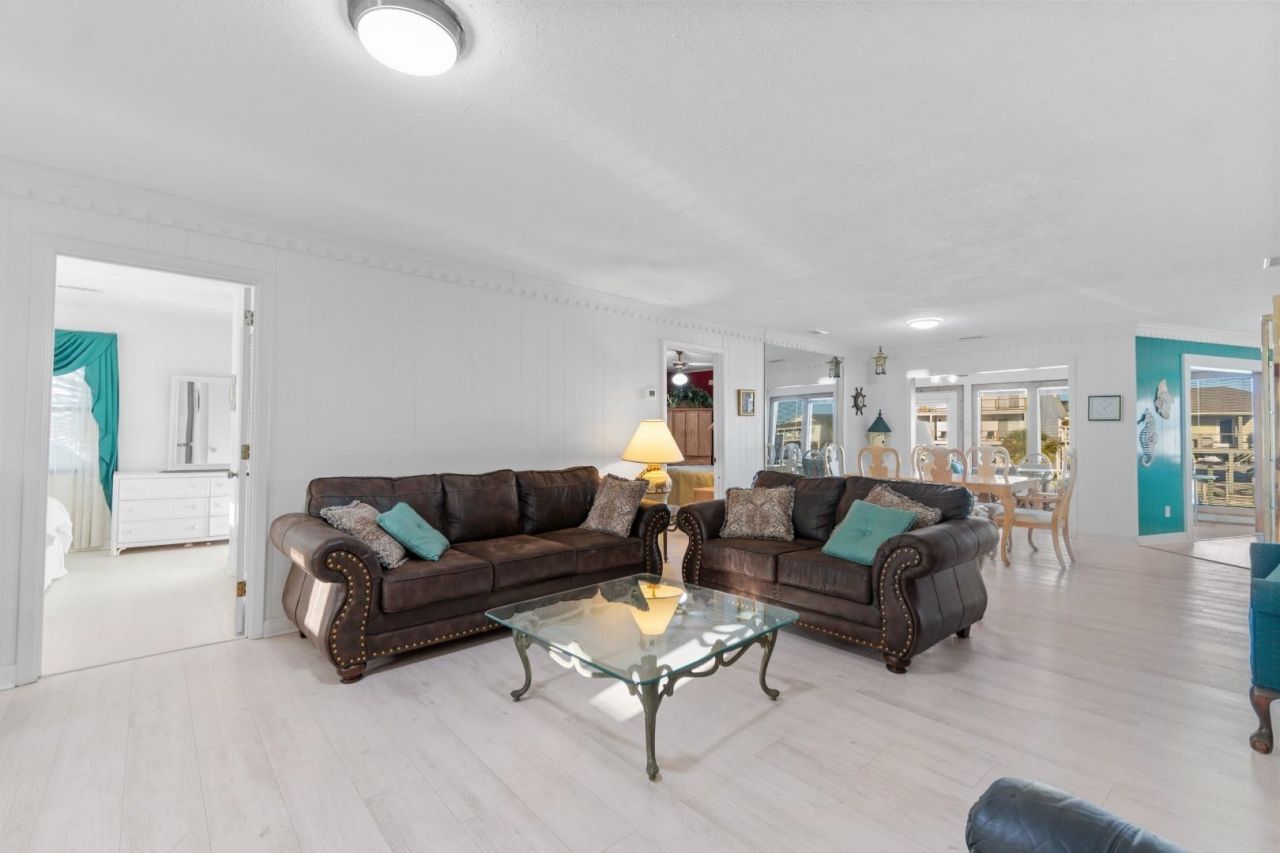 334 53rd Ave. N Photo 12