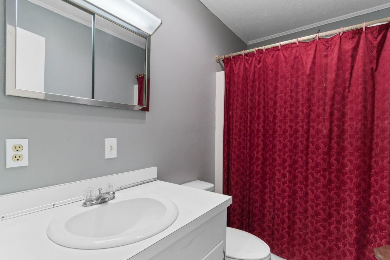 334 53rd Ave. N Photo 22