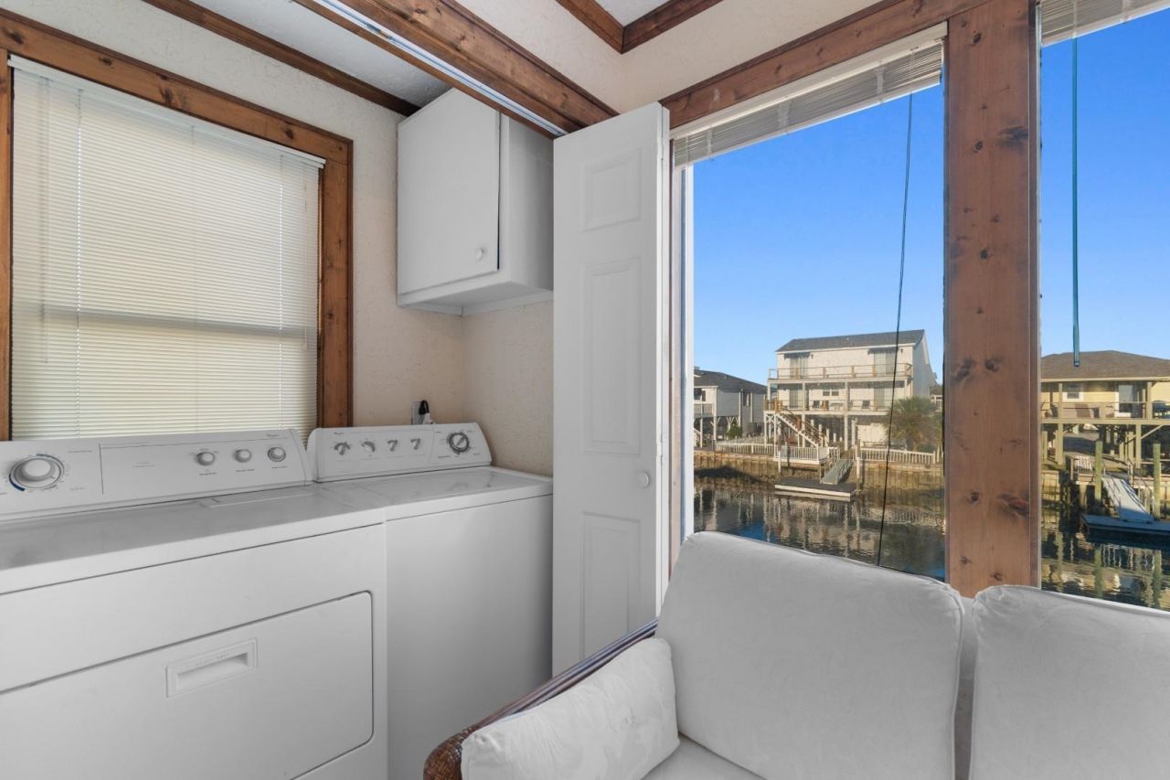 334 53rd Ave. N Photo 26