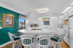 334 53rd Ave. N photo 4