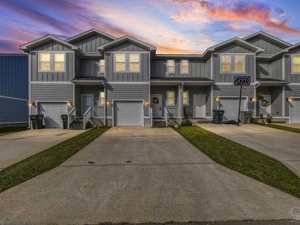 9487 Nature Creek Cir, Pensacola, FL 32526