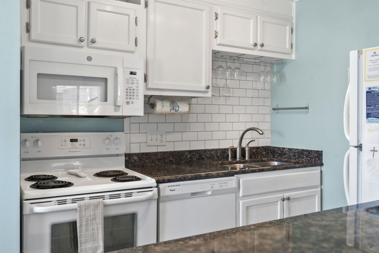 609 Hillside Dr. S Photo 16