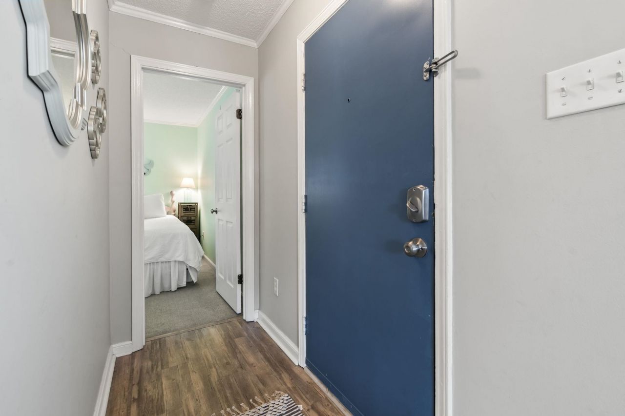 609 Hillside Dr. S Photo 3