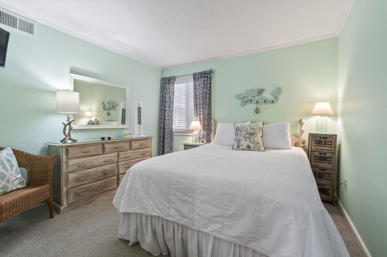 609 Hillside Dr. S Photo 4