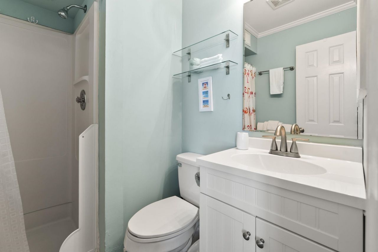 609 Hillside Dr. S Photo 6