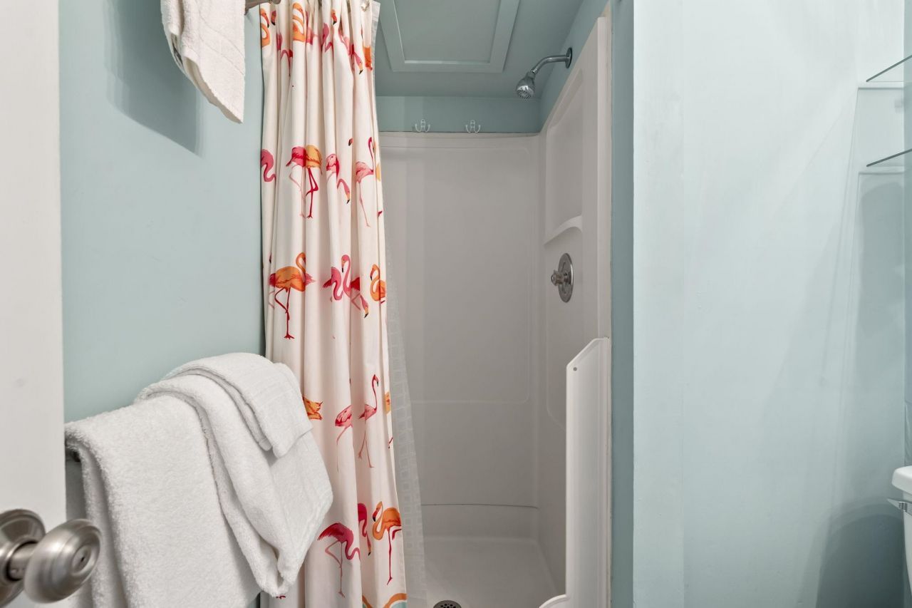 609 Hillside Dr. S Photo 7