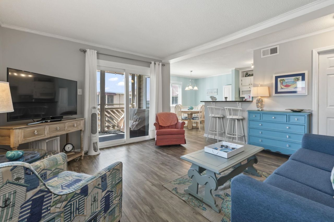 609 Hillside Dr. S Photo 8