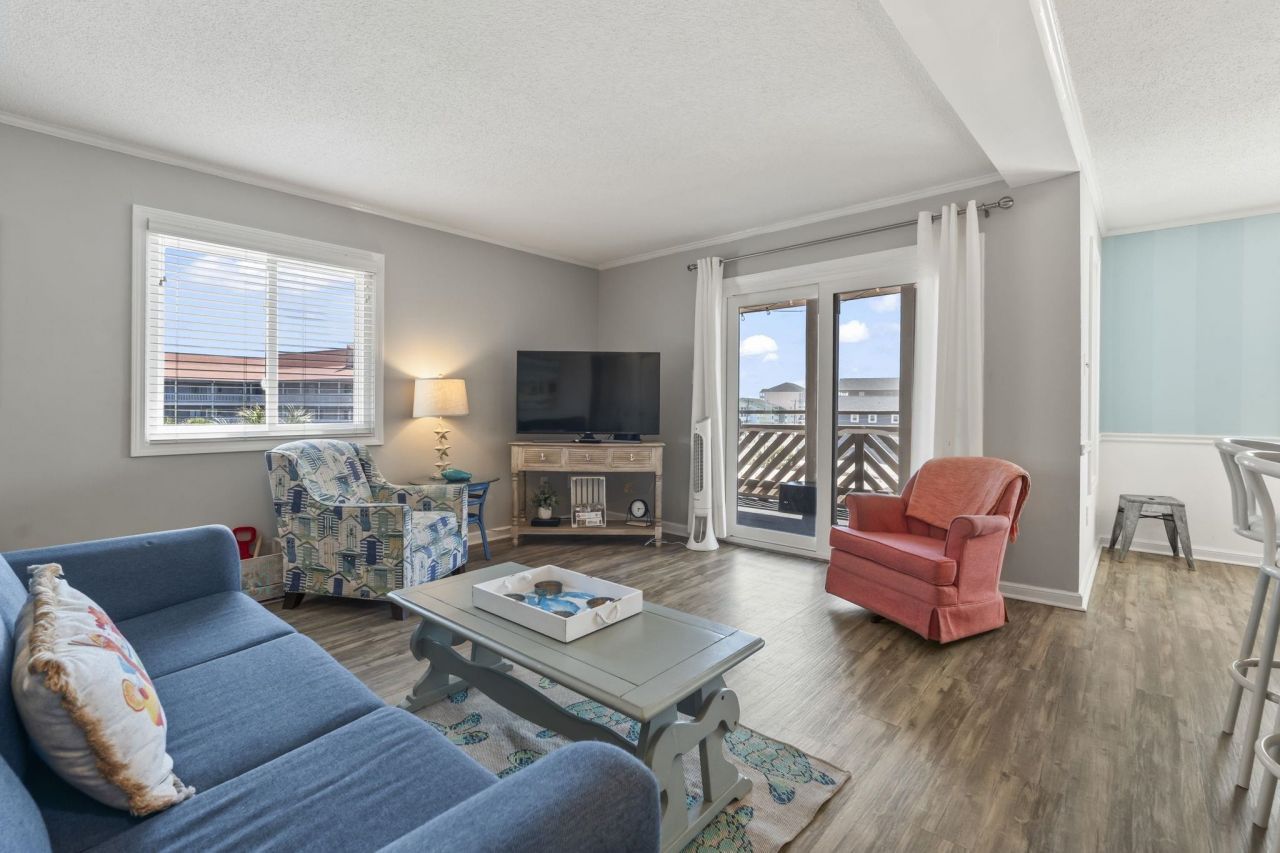 609 Hillside Dr. S Photo 9