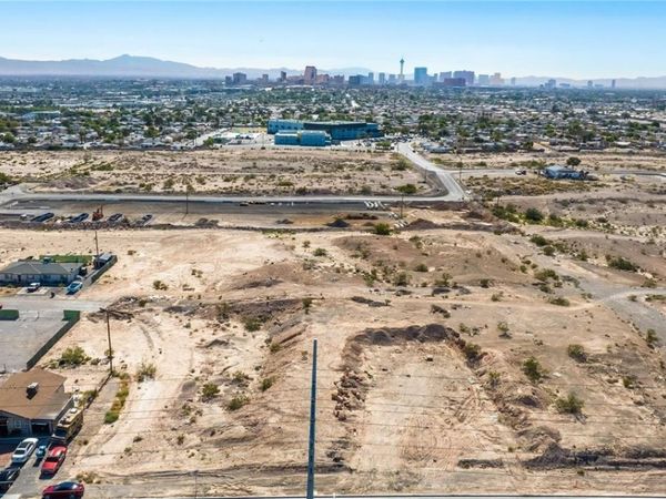W Plymouth Ave, North Las Vegas, NV 89030