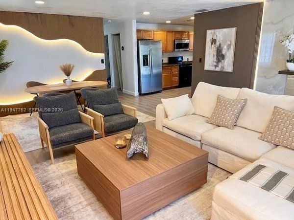 601 NW 10th St , Unit 1, Hallandale Beach, FL 33009