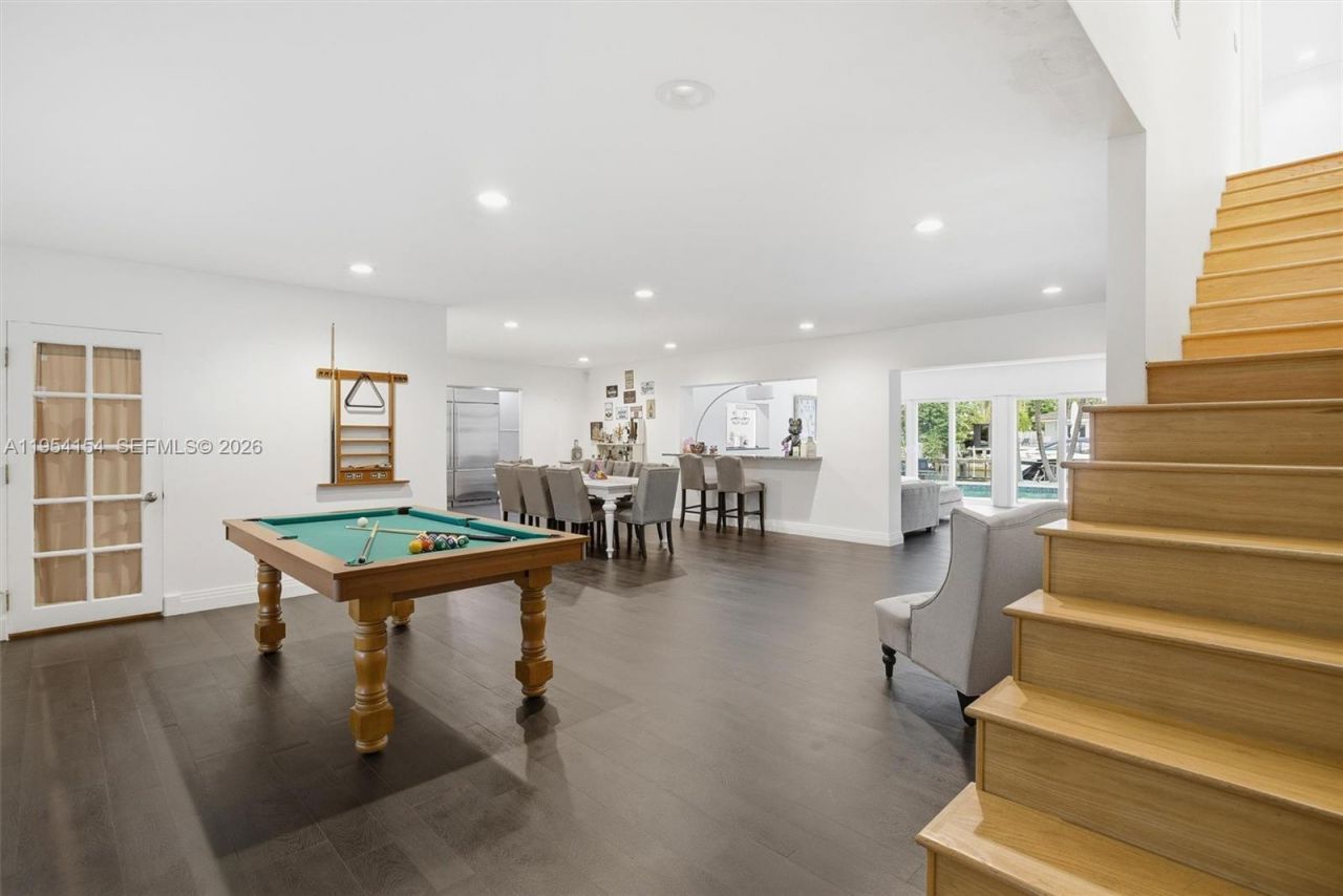 1895 NE 118th Rd, North Miami, FL 33181 Photo