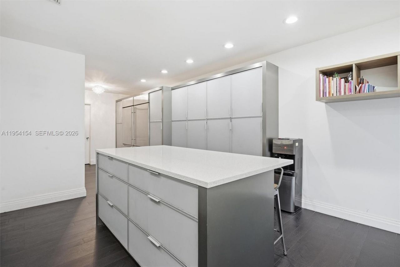 1895 NE 118th Rd, North Miami, FL 33181 Photo