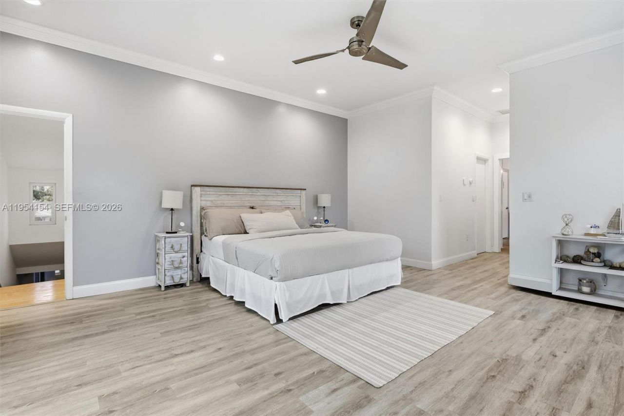 1895 NE 118th Rd, North Miami, FL 33181 Photo