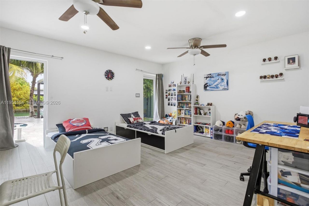 1895 NE 118th Rd, North Miami, FL 33181 Photo