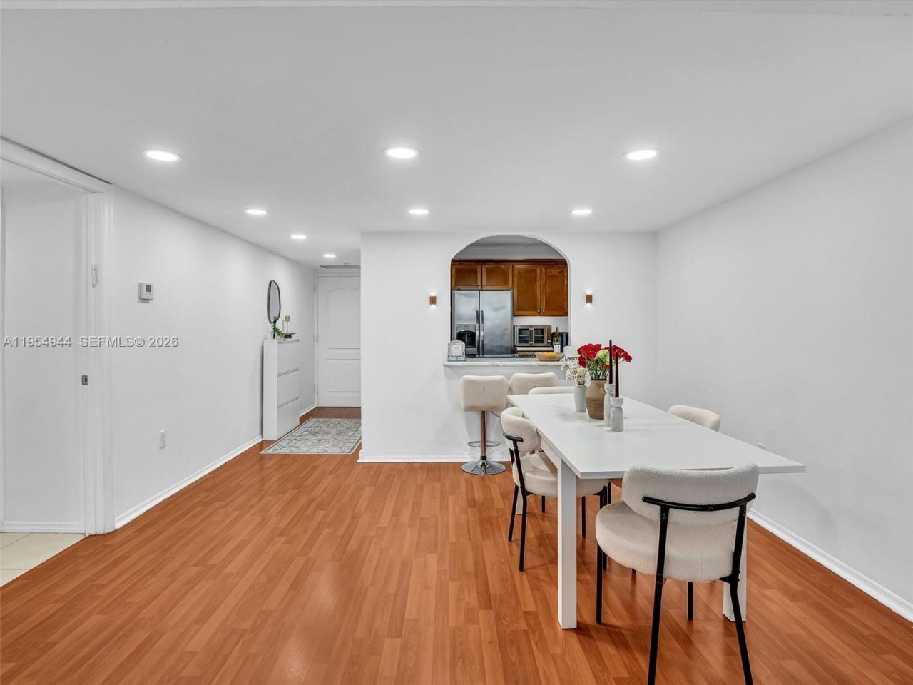 3675 N Country Club Dr , Unit 410, Aventura, FL 33180 Photo