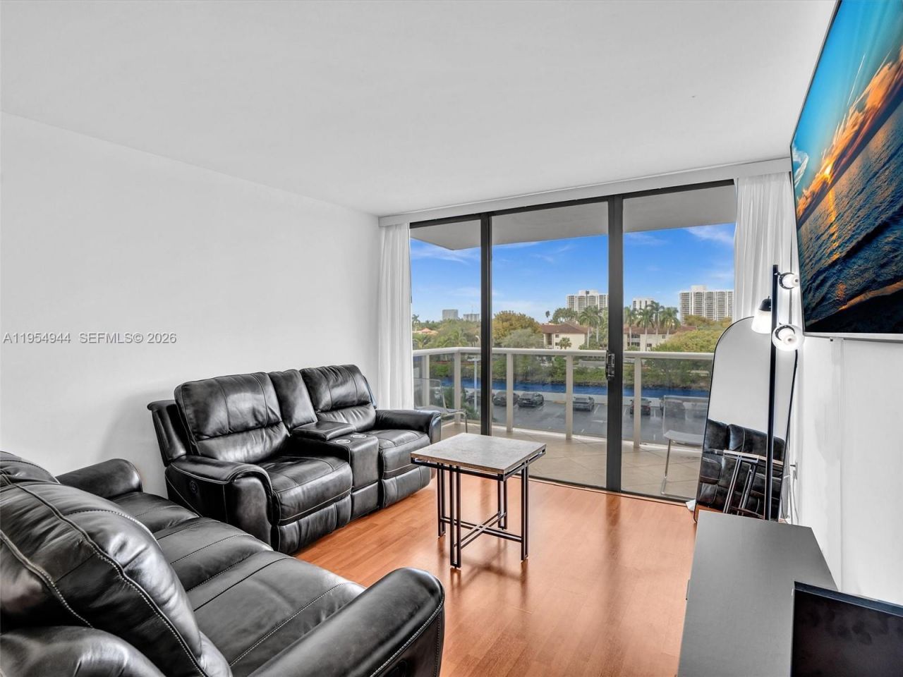 3675 N Country Club Dr , Unit 410, Aventura, FL 33180 Photo