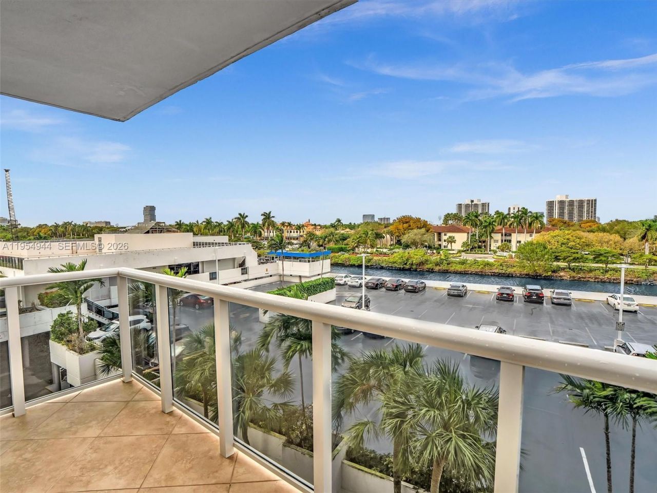 3675 N Country Club Dr , Unit 410, Aventura, FL 33180 Photo