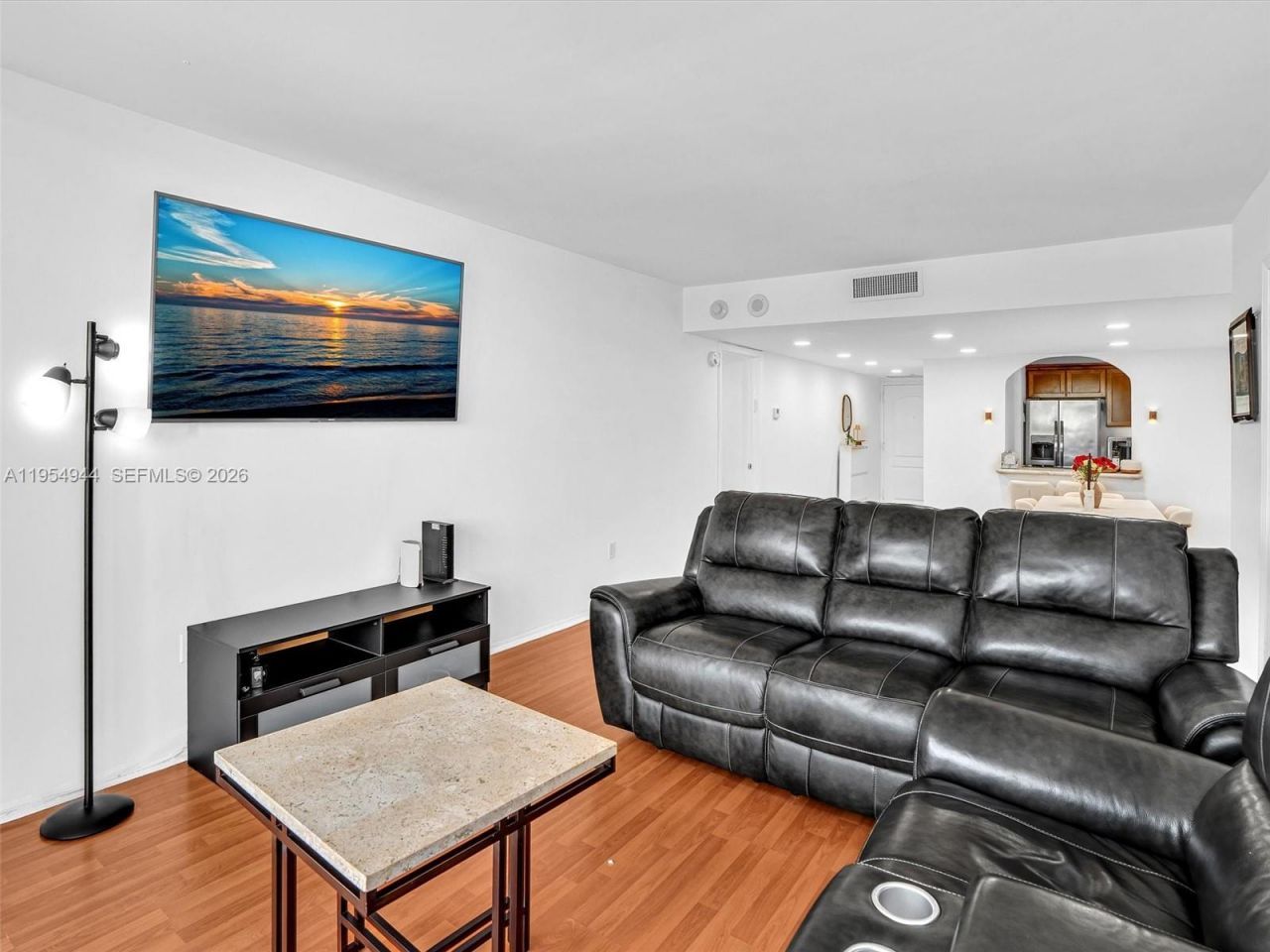 3675 N Country Club Dr , Unit 410, Aventura, FL 33180 Photo