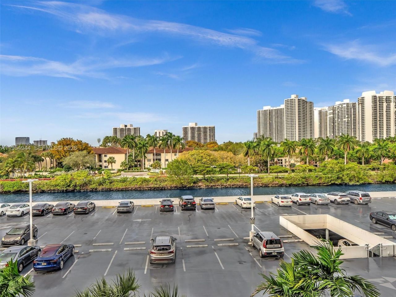 3675 N Country Club Dr , Unit 410, Aventura, FL 33180 Photo