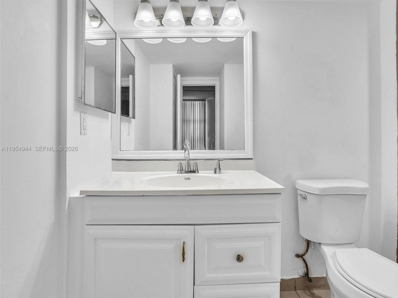 3675 N Country Club Dr , Unit 410, Aventura, FL 33180 Photo