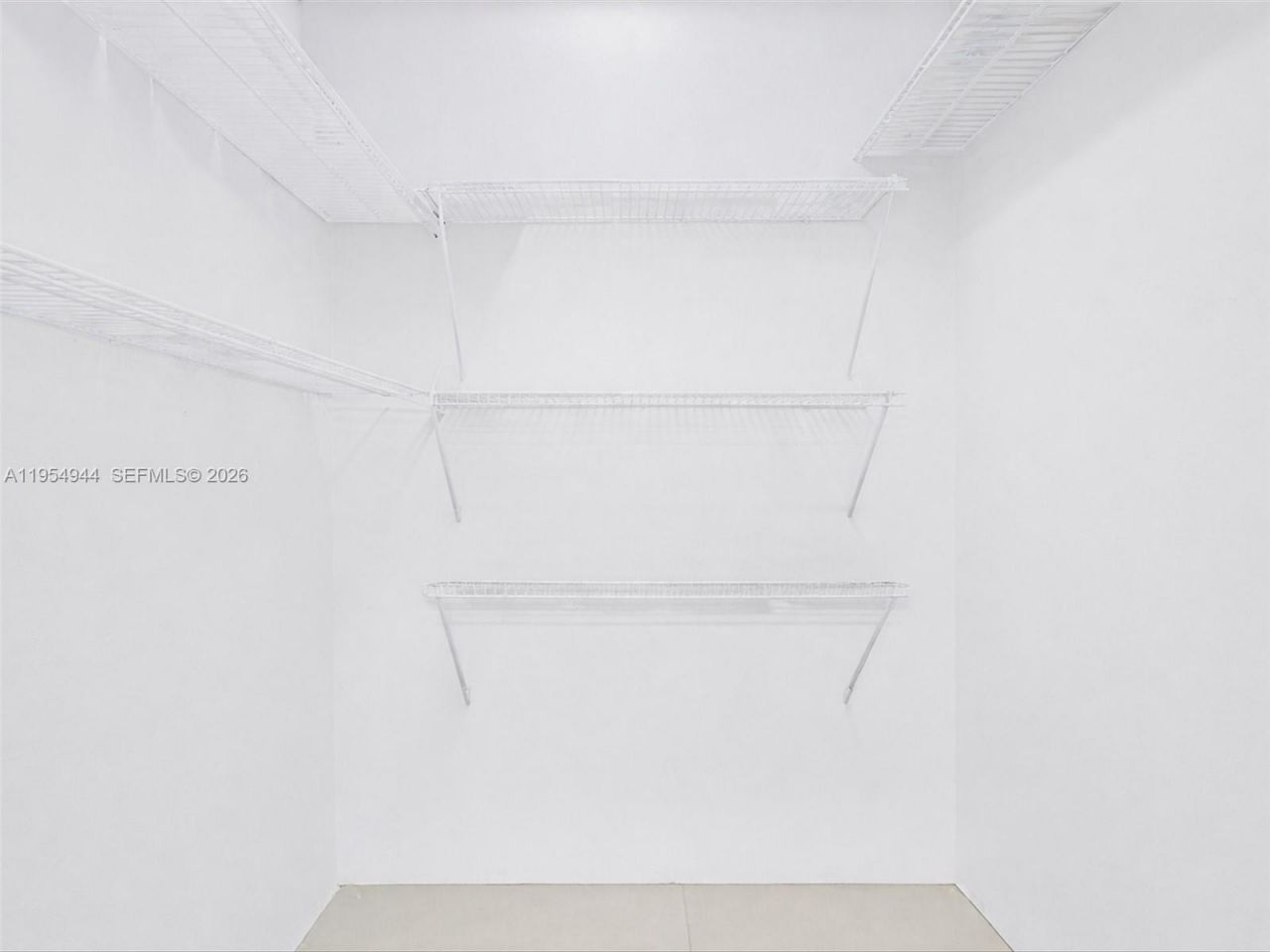 3675 N Country Club Dr , Unit 410, Aventura, FL 33180 Photo