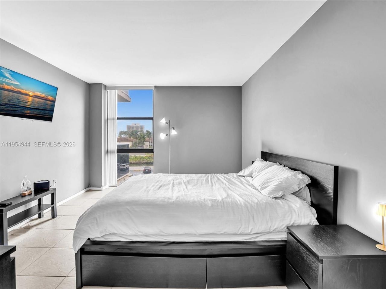 3675 N Country Club Dr , Unit 410, Aventura, FL 33180 Photo