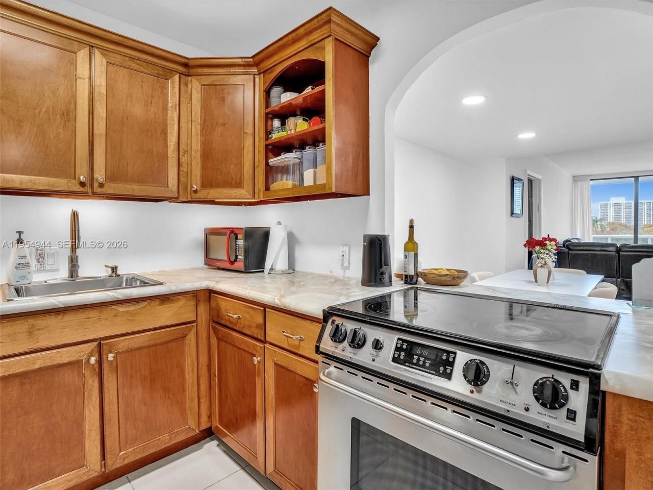 3675 N Country Club Dr , Unit 410, Aventura, FL 33180 Photo