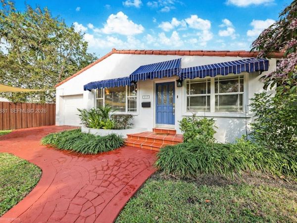 717 NE 73rd St , Miami, FL 33138