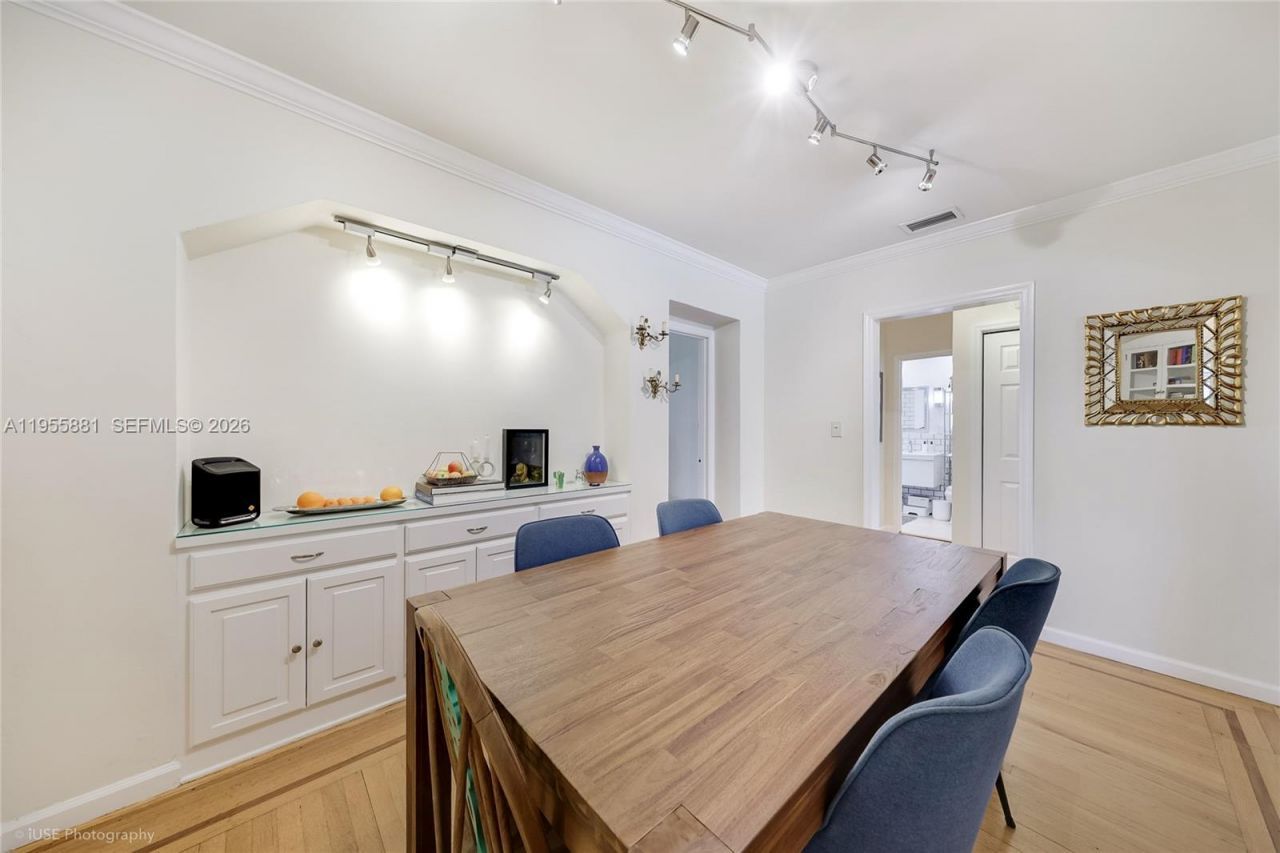 717 NE 73rd St , Miami, FL 33138 Photo