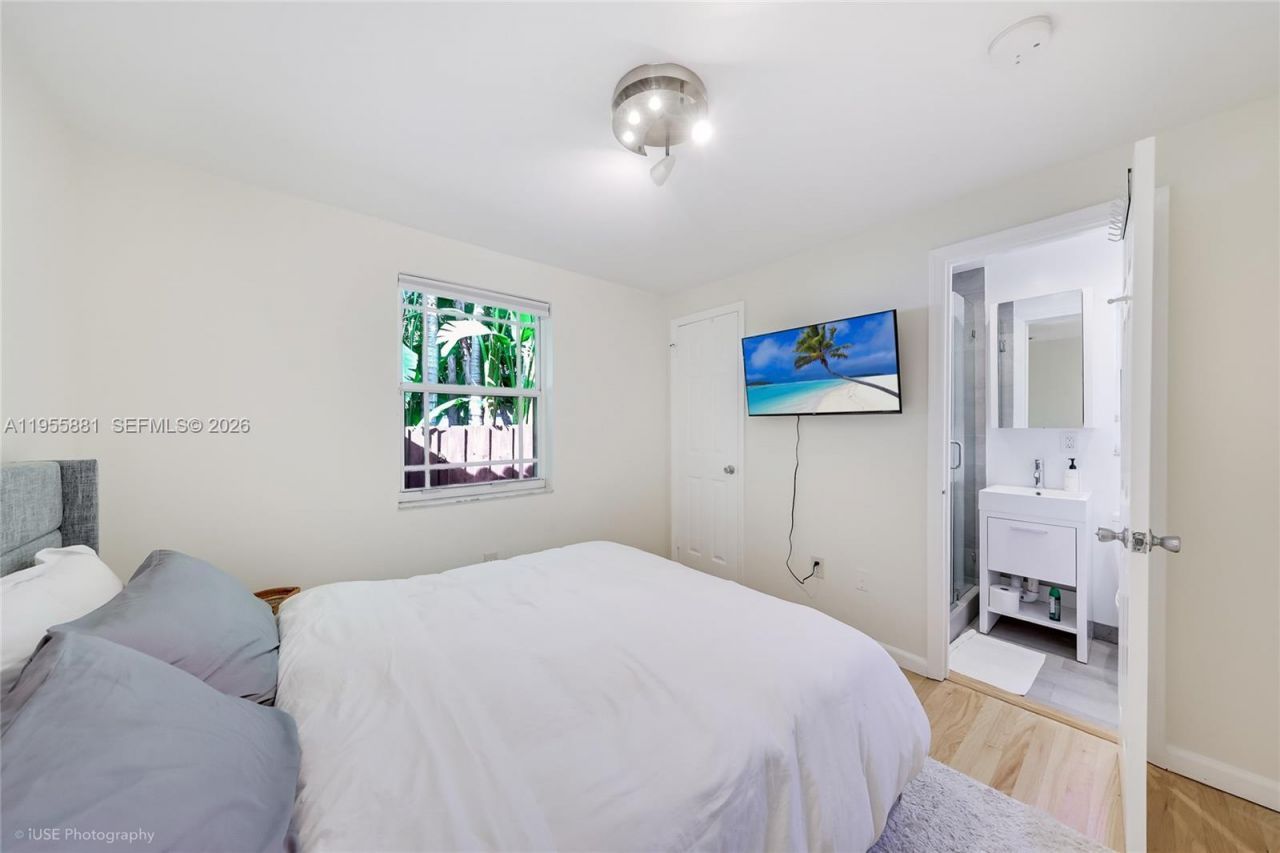 717 NE 73rd St , Miami, FL 33138 Photo