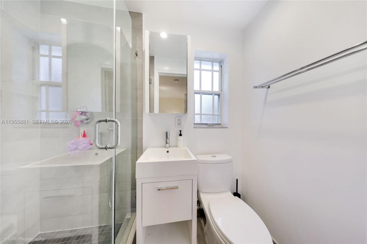 717 NE 73rd St , Miami, FL 33138 Photo