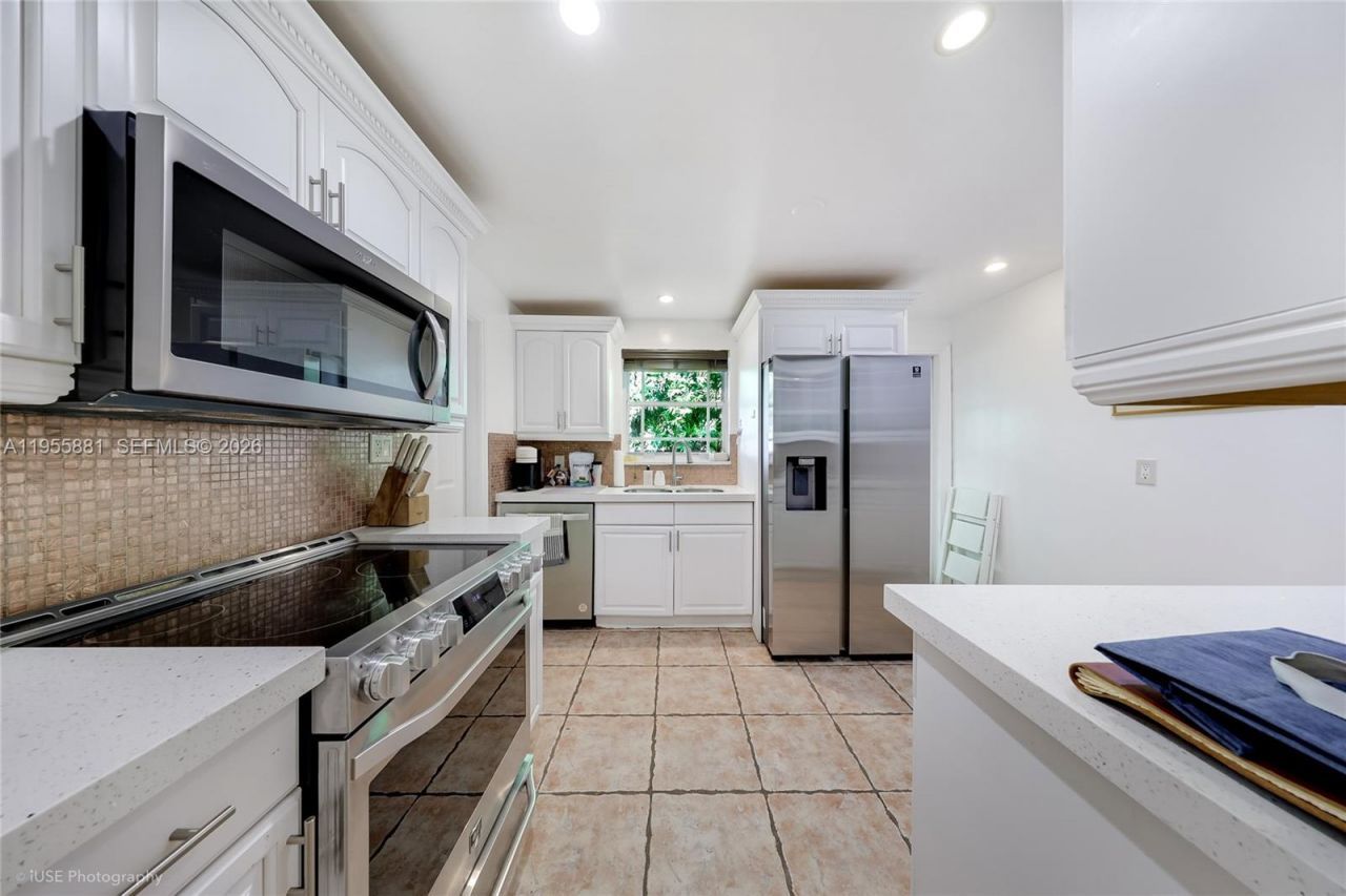 717 NE 73rd St , Miami, FL 33138 Photo