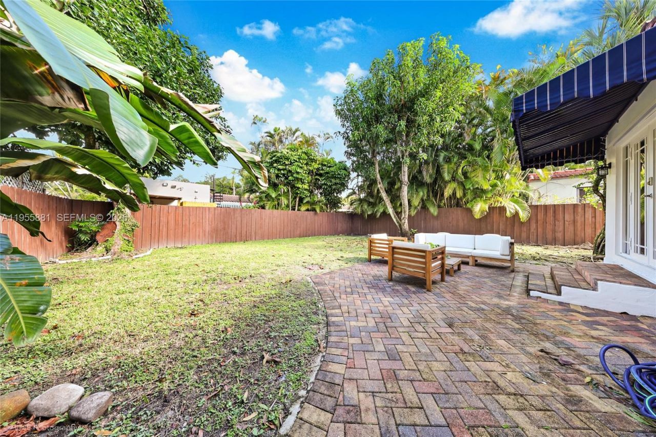 717 NE 73rd St , Miami, FL 33138 Photo