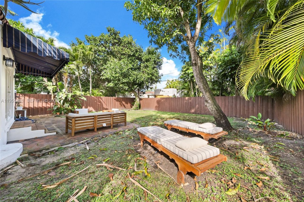 717 NE 73rd St , Miami, FL 33138 Photo