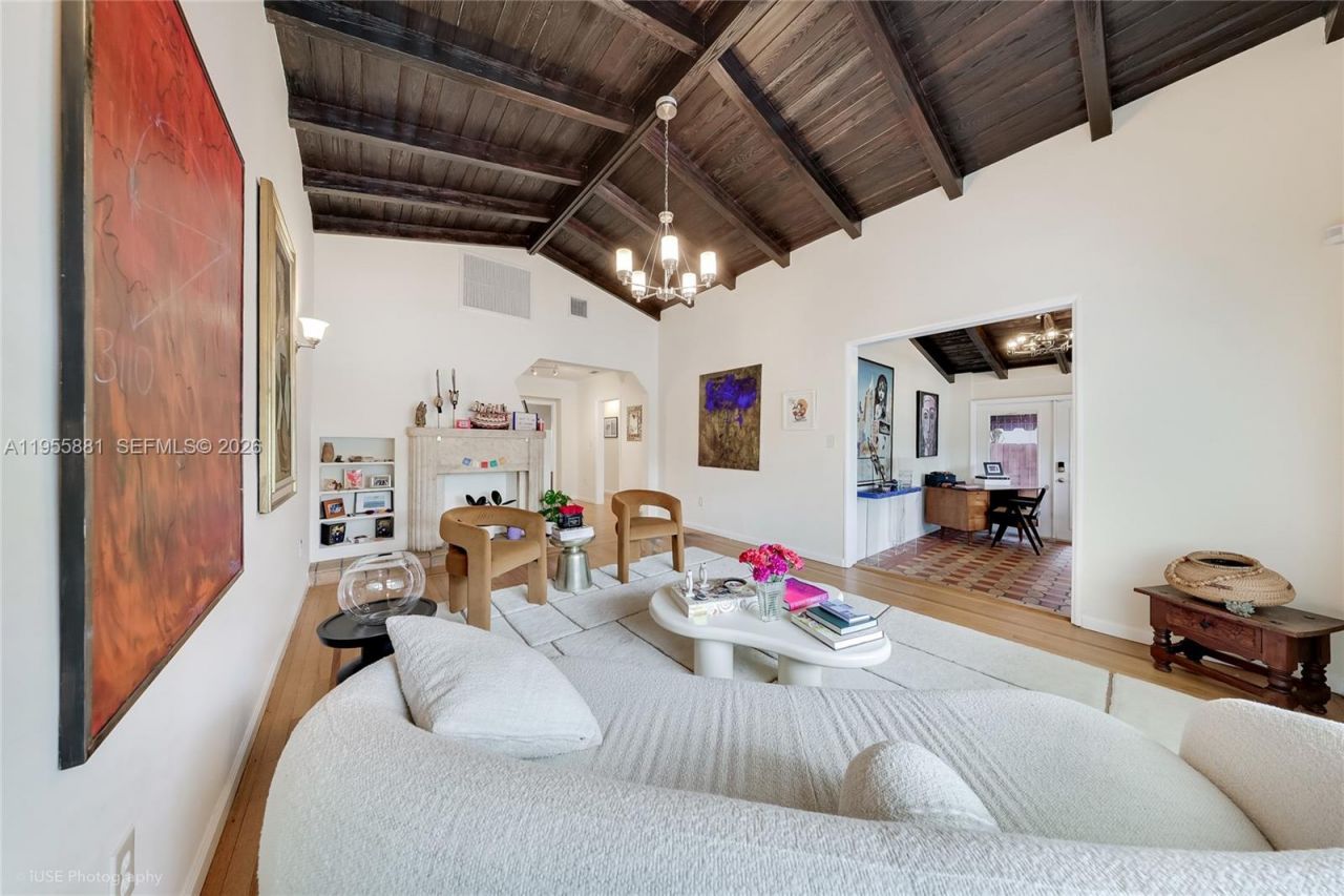 717 NE 73rd St , Miami, FL 33138 Photo